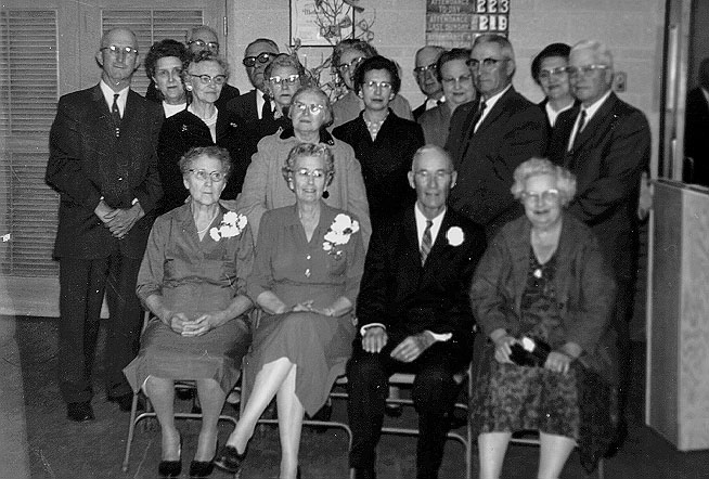 50th Wedding Anniversary Celebration Mom and Dad front row in the middle